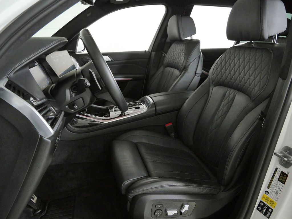 Thumbnail: 2022 BMW X7 - 41