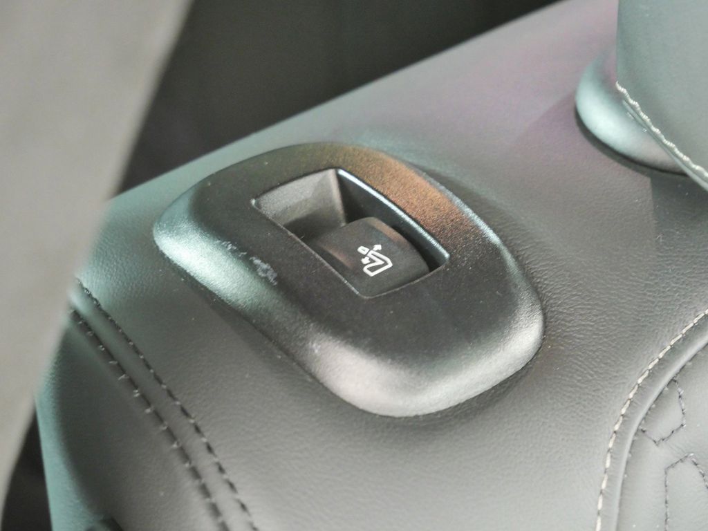 Thumbnail: 2022 BMW X7 - 32