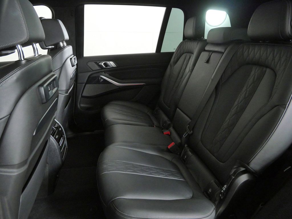 Thumbnail: 2022 BMW X7 - 38
