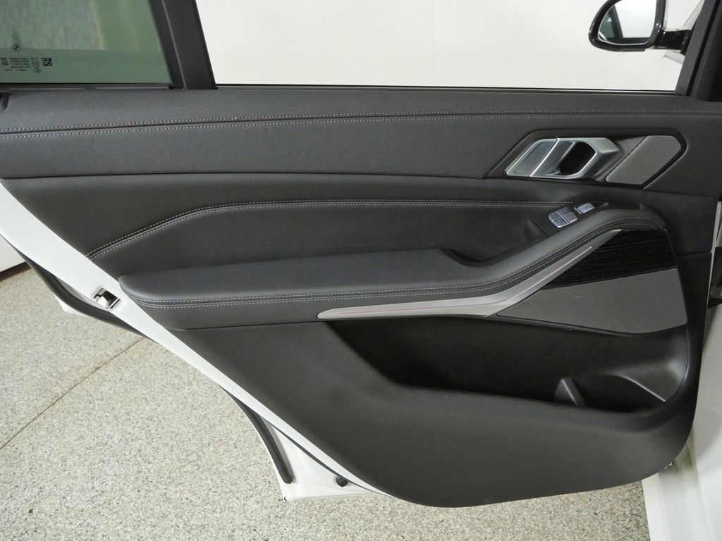 Thumbnail: 2022 BMW X7 - 36