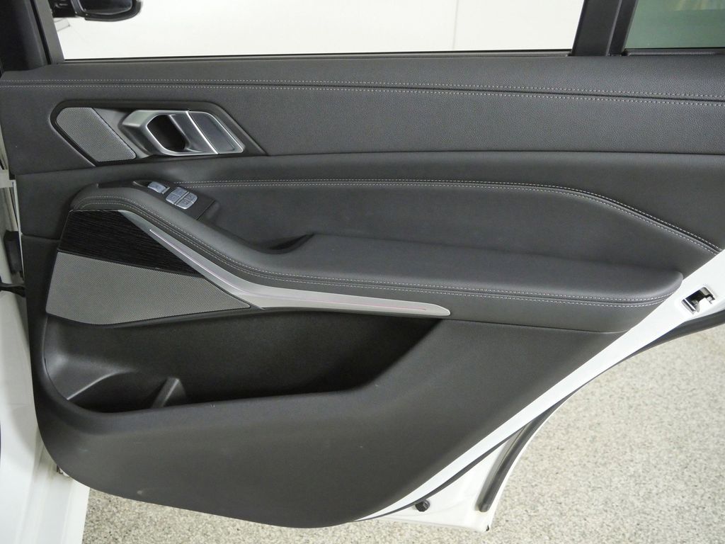Thumbnail: 2022 BMW X7 - 30