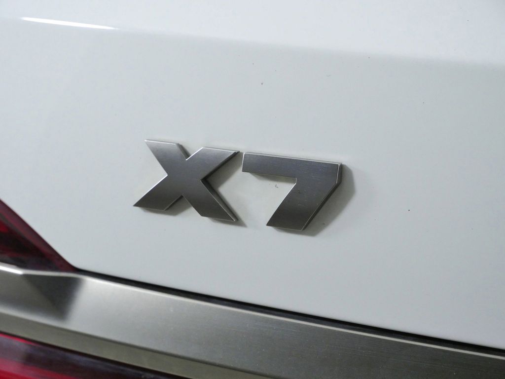 Thumbnail: 2022 BMW X7 - 22