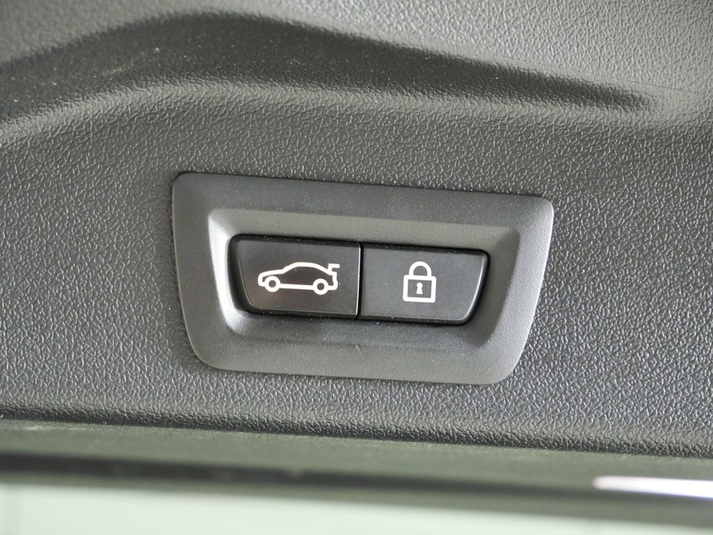 Thumbnail: 2022 BMW X5 - 35