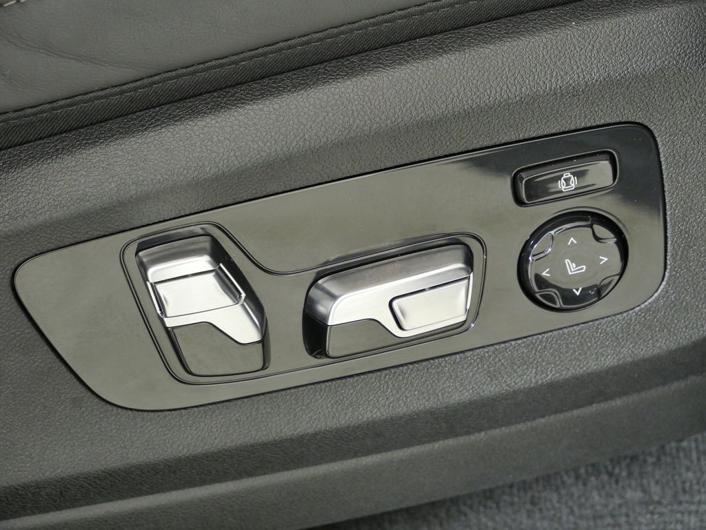 Thumbnail: 2022 BMW X5 - 30