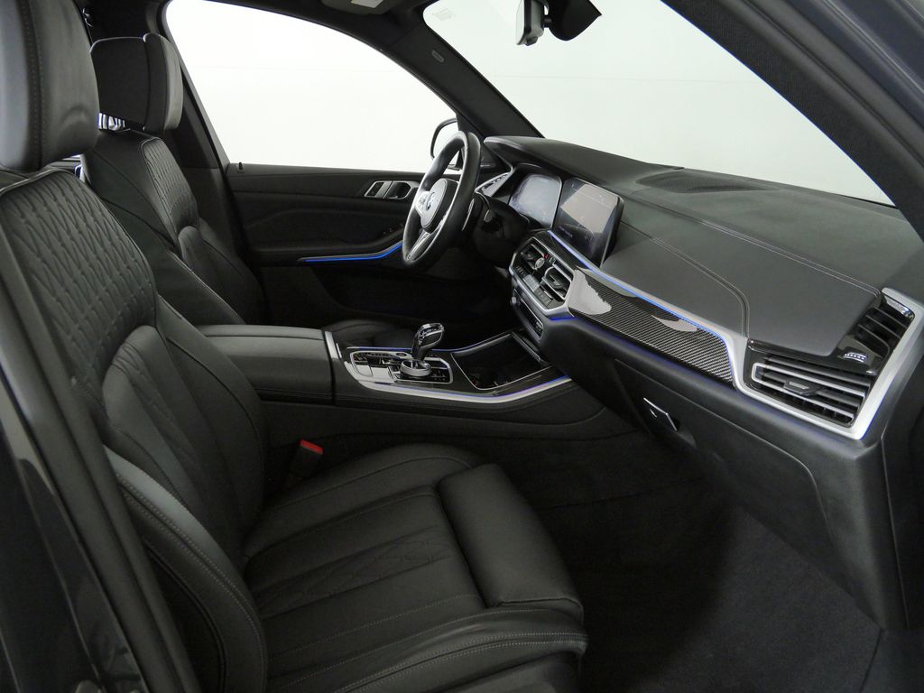 Thumbnail: 2022 BMW X5 - 9