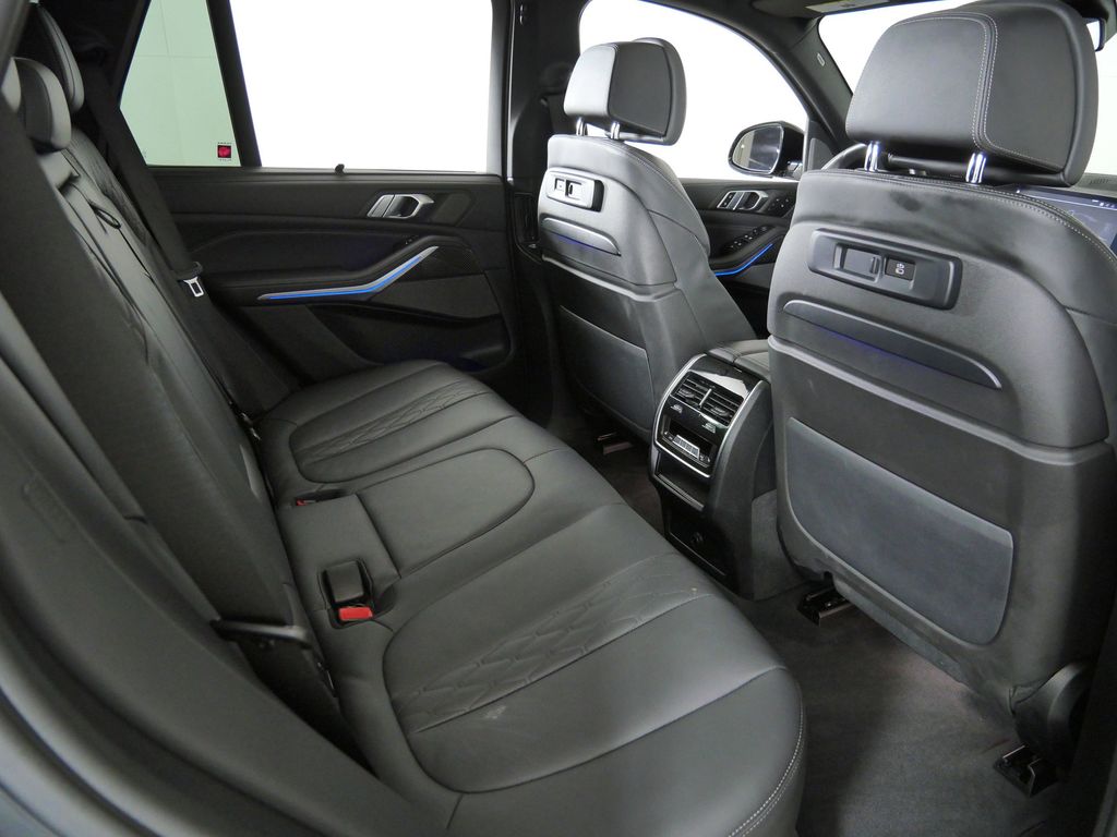 Thumbnail: 2022 BMW X5 - 11