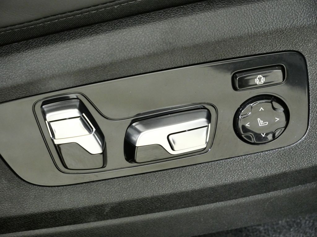 Thumbnail: 2023 BMW X5 - 30