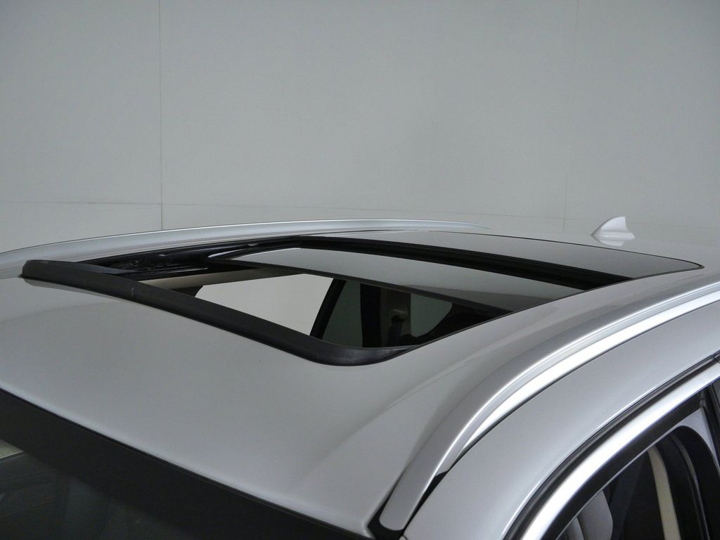 Thumbnail: 2016 BMW X5 - 25
