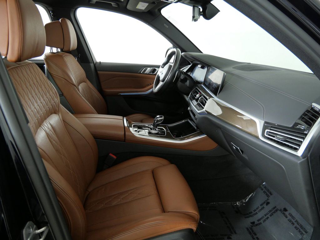 Thumbnail: 2022 BMW X5 - 9