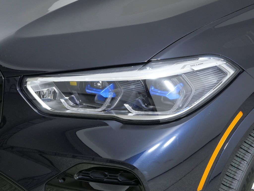 Thumbnail: 2022 BMW X5 - 17