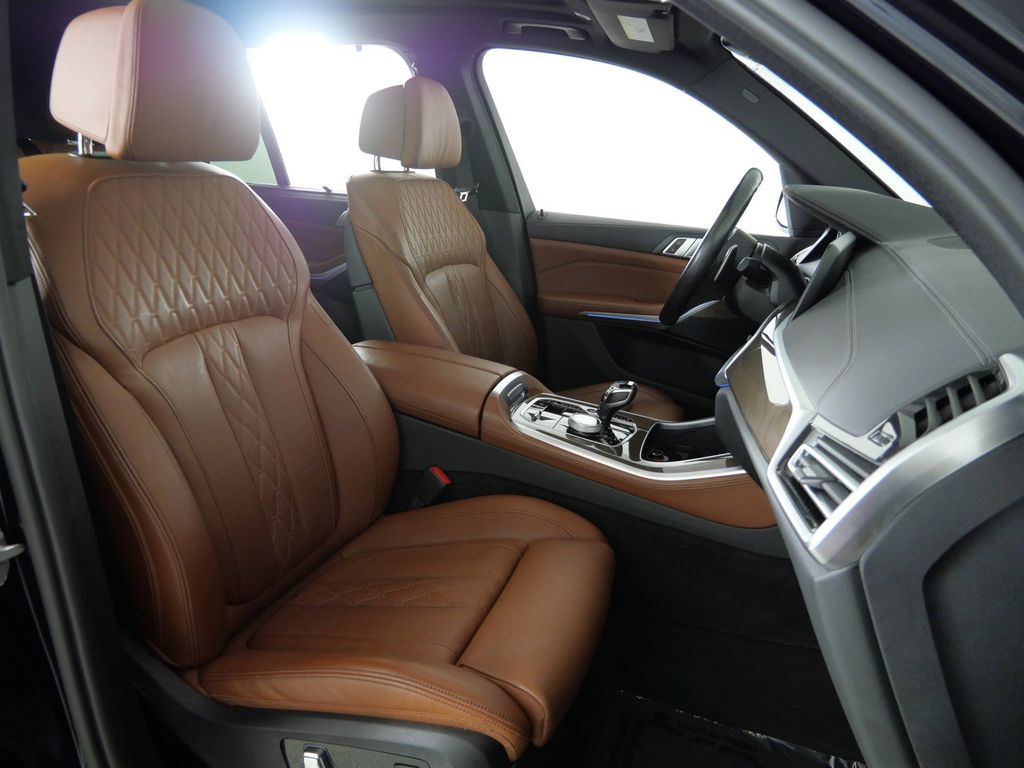 Thumbnail: 2022 BMW X5 - 10