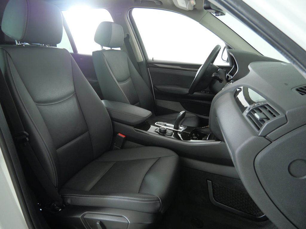 Thumbnail: 2017 BMW X3 - 10