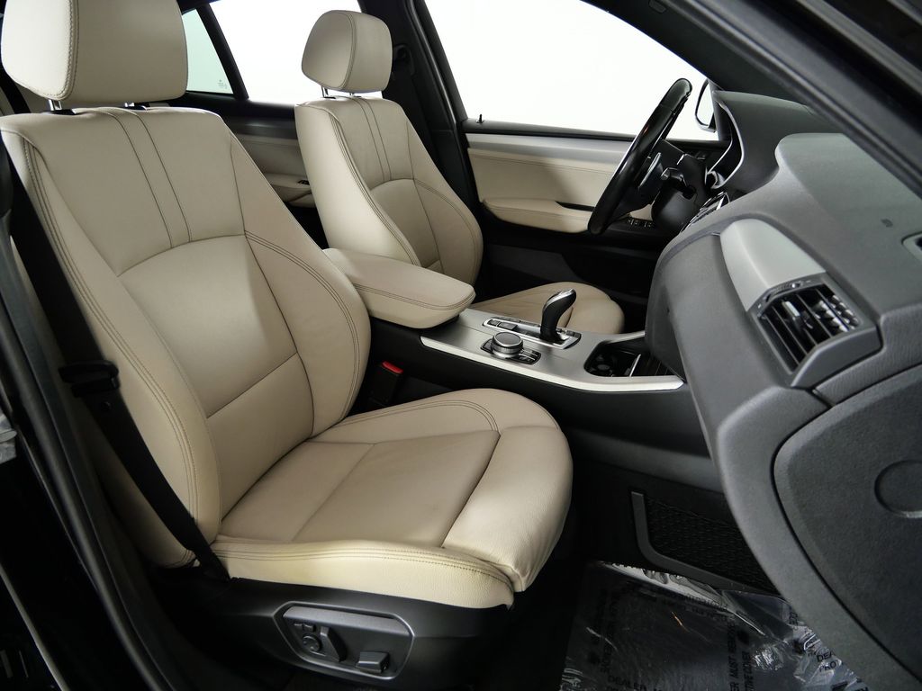 Thumbnail: 2018 BMW X4 - 9