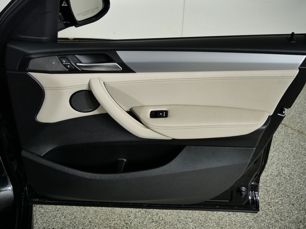 Thumbnail: 2018 BMW X4 - 28