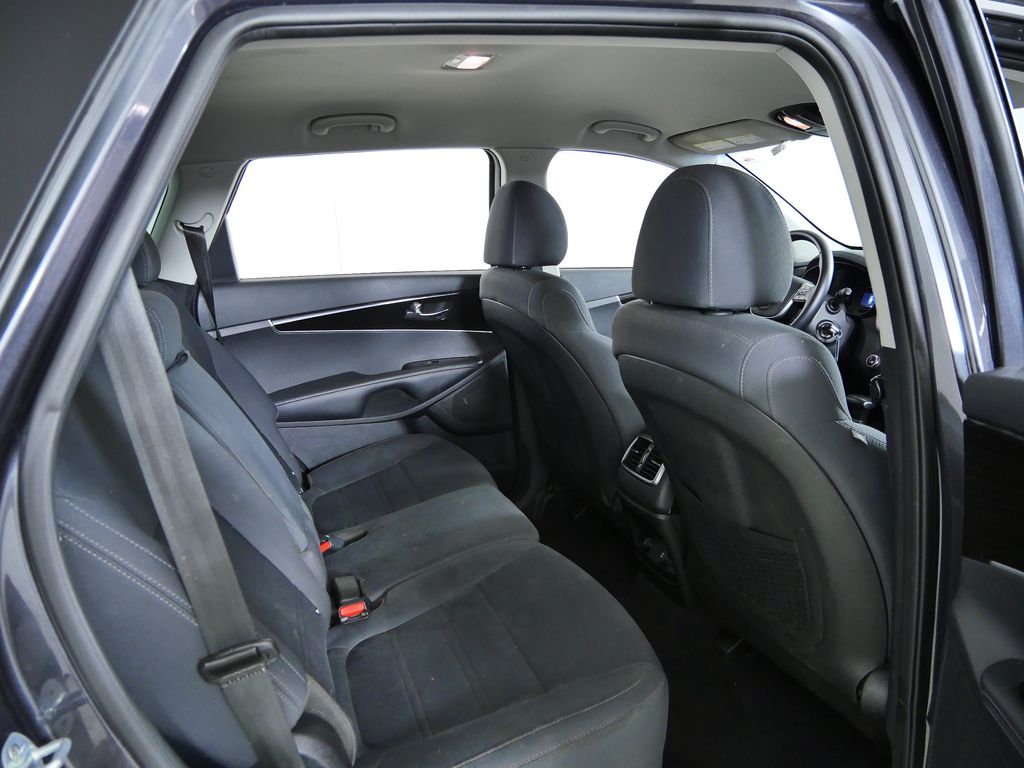 Thumbnail: 2019 Kia Sorento - 12