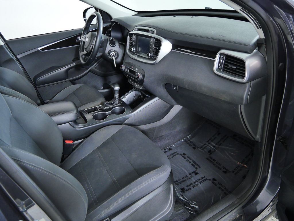 Thumbnail: 2019 Kia Sorento - 10