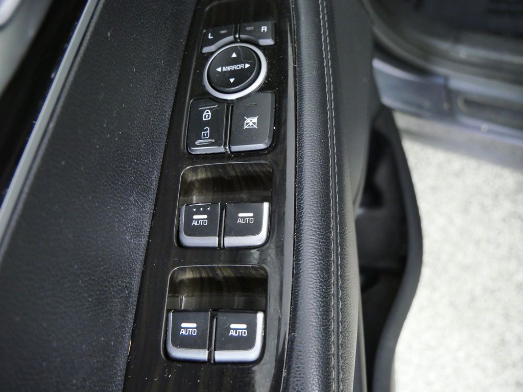 Thumbnail: 2019 Kia Sorento - 37