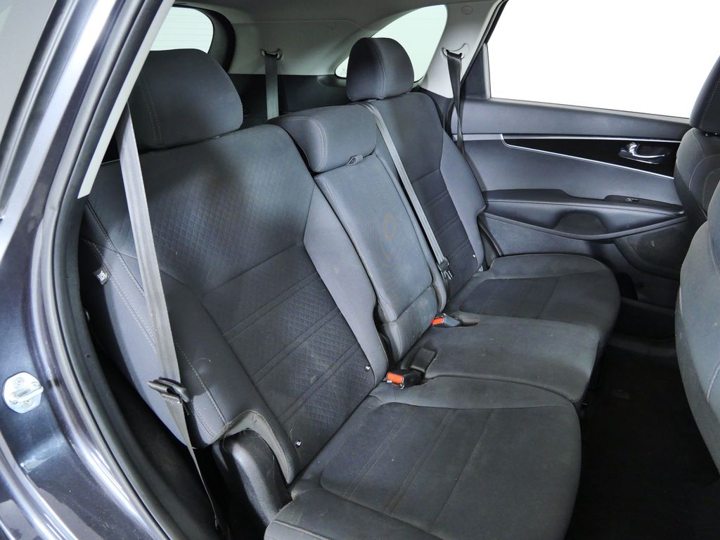 Thumbnail: 2019 Kia Sorento - 30