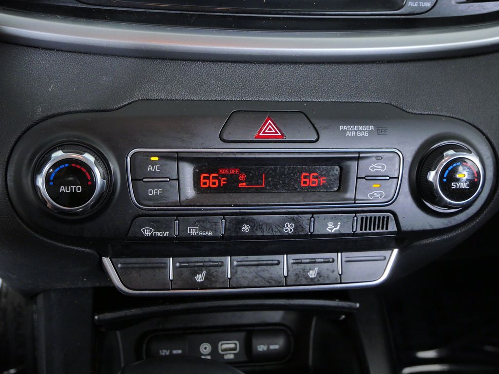 Thumbnail: 2019 Kia Sorento - 45