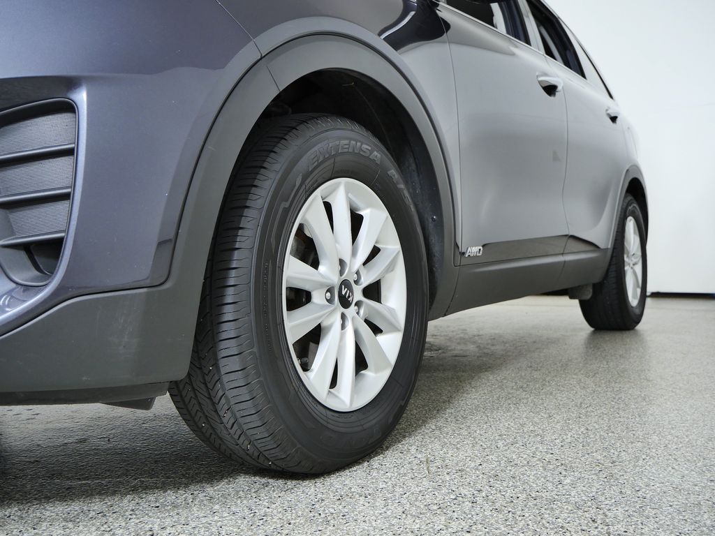 Thumbnail: 2019 Kia Sorento - 8