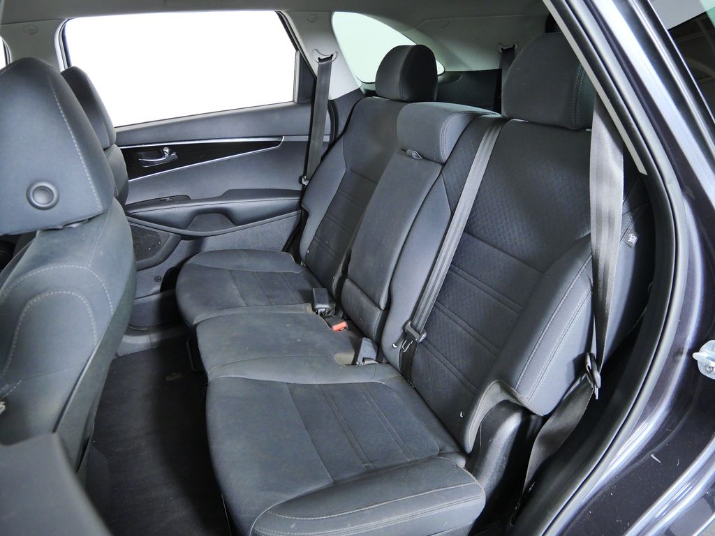 Thumbnail: 2019 Kia Sorento - 33