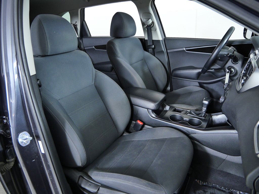 Thumbnail: 2019 Kia Sorento - 11