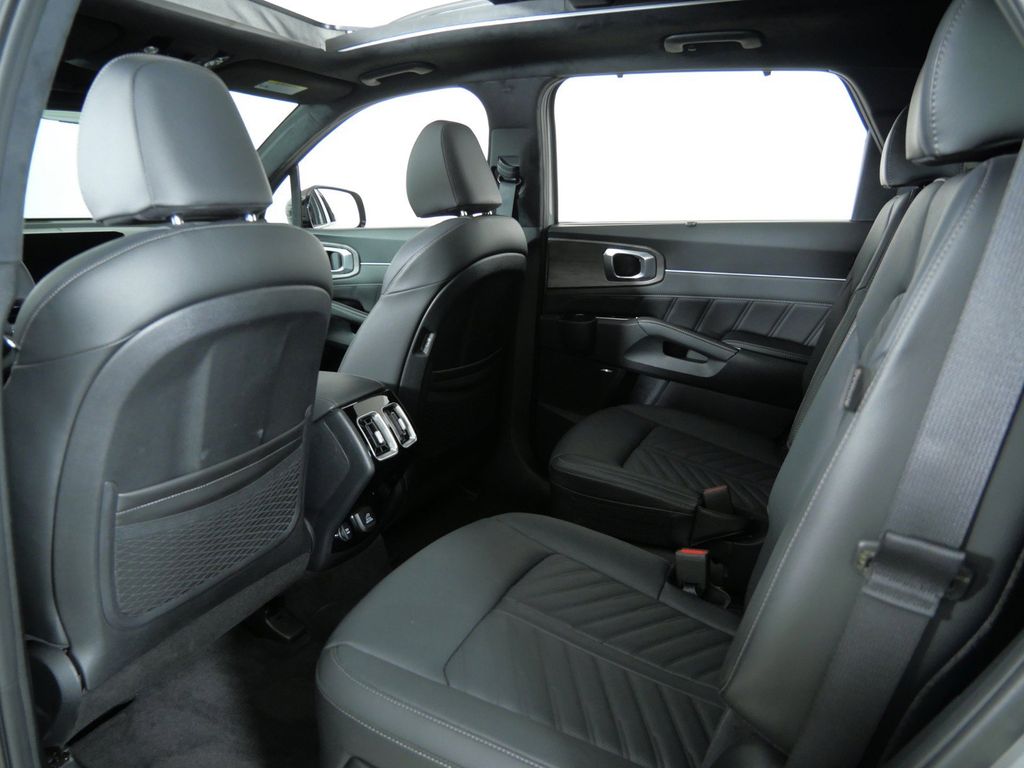 Thumbnail: 2025 Kia Sorento - 34