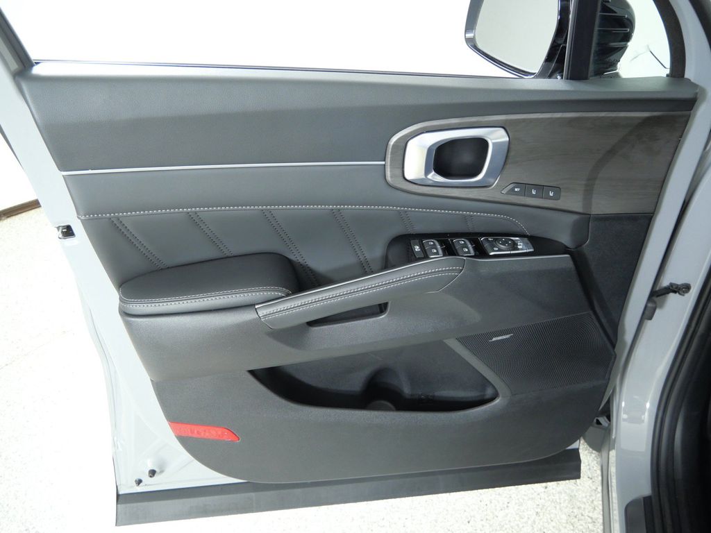 Thumbnail: 2025 Kia Sorento - 36