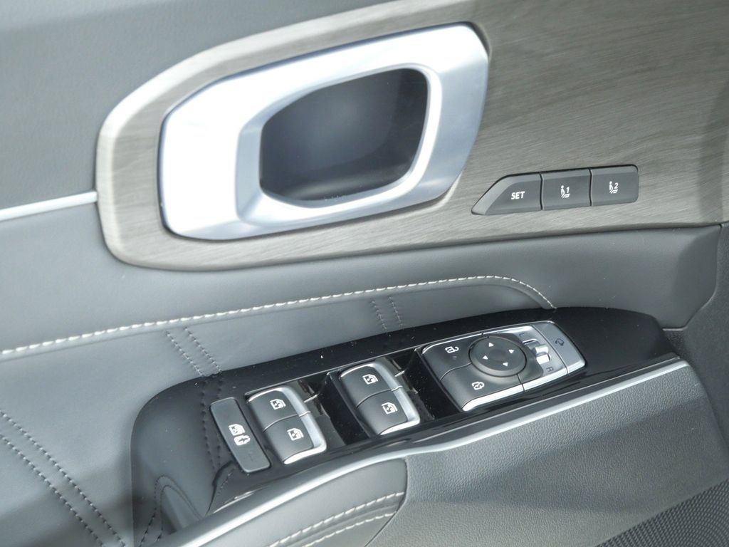 Thumbnail: 2025 Kia Sorento - 39