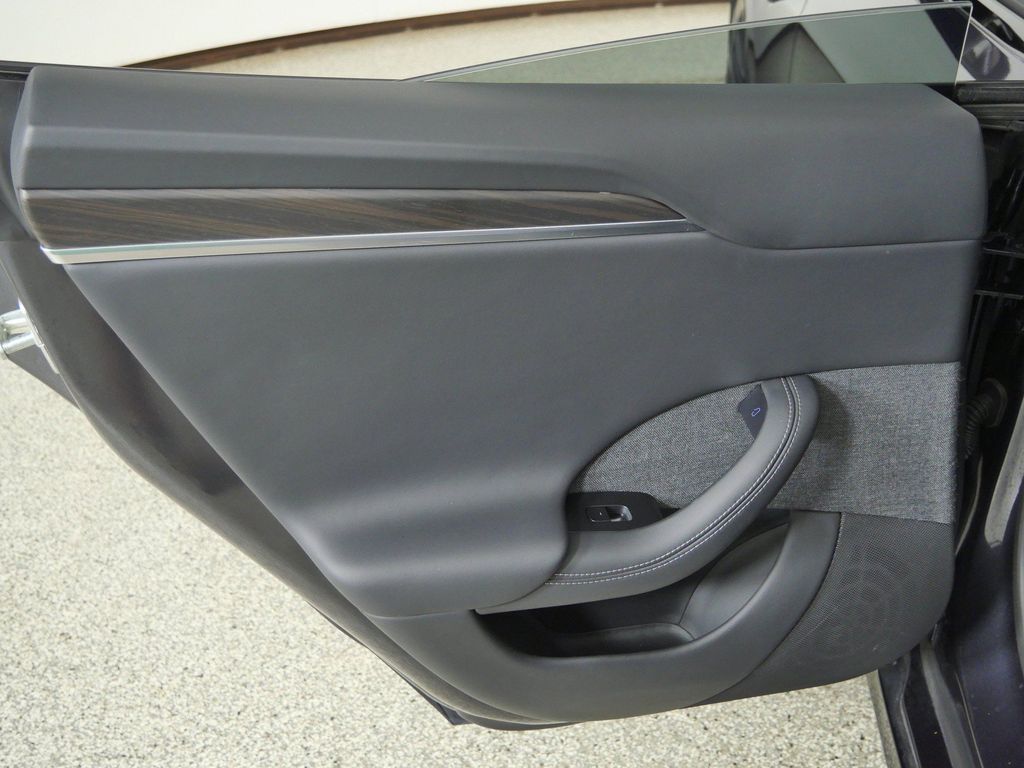 Thumbnail: 2023 Tesla Model S - 31