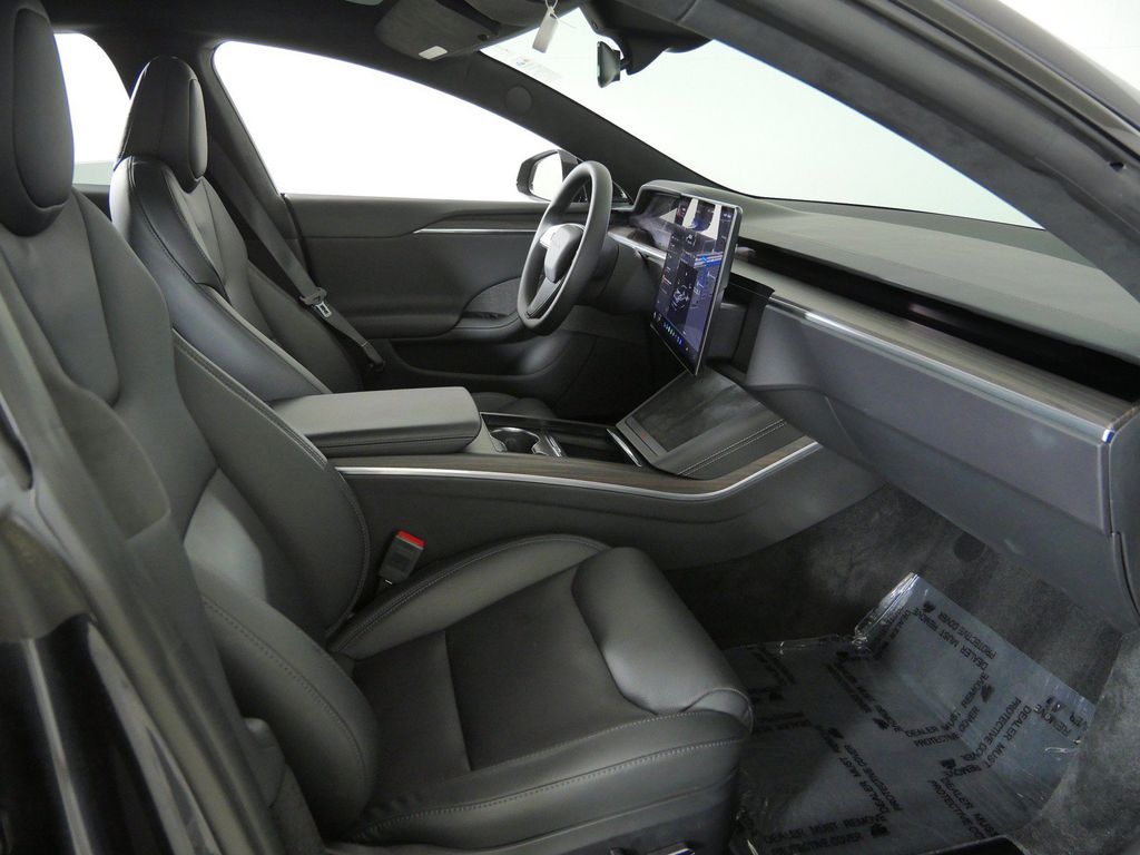 Thumbnail: 2023 Tesla Model S - 8