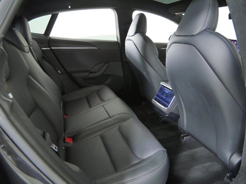 Thumbnail: 2023 Tesla Model S - 10