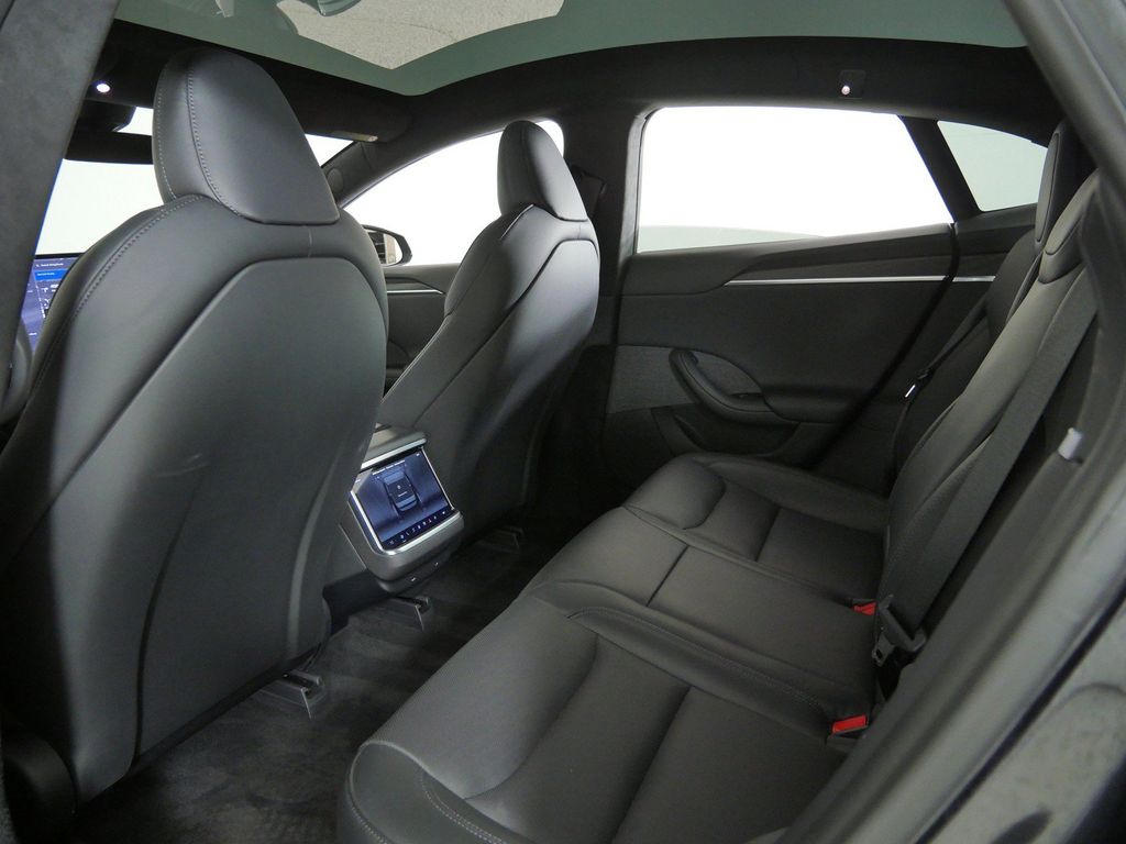 Thumbnail: 2023 Tesla Model S - 32