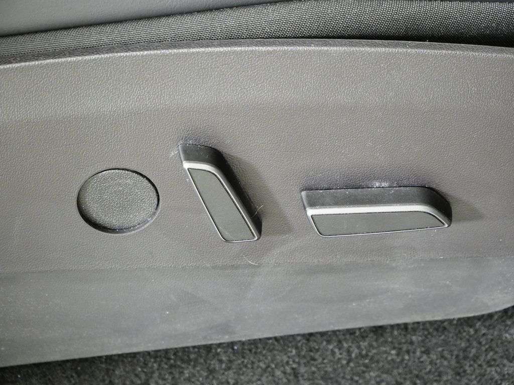 Thumbnail: 2021 Tesla Model Y - 26