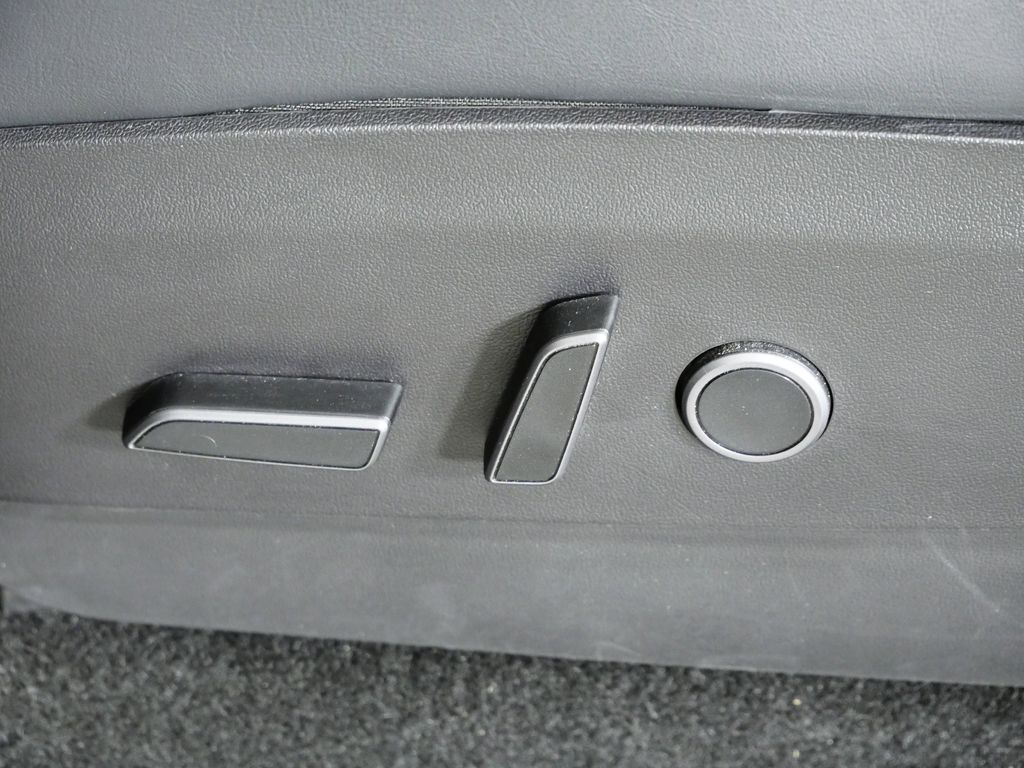 Thumbnail: 2021 Tesla Model Y - 38