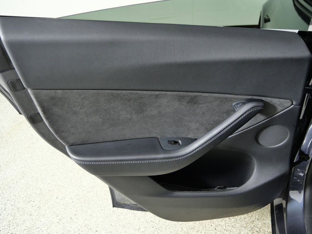 Thumbnail: 2021 Tesla Model Y - 31