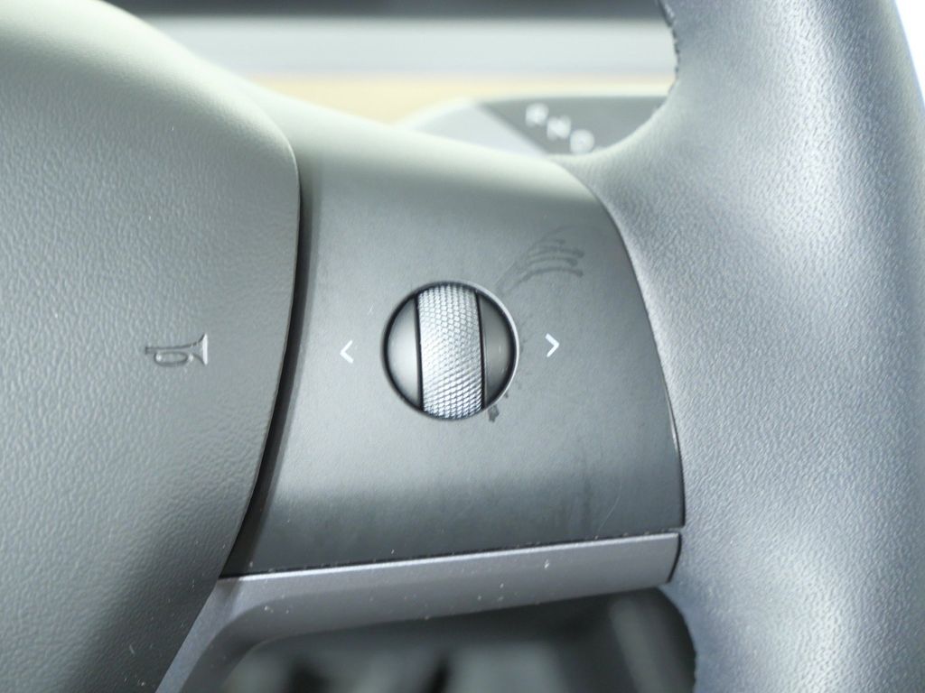 Thumbnail: 2021 Tesla Model Y - 40