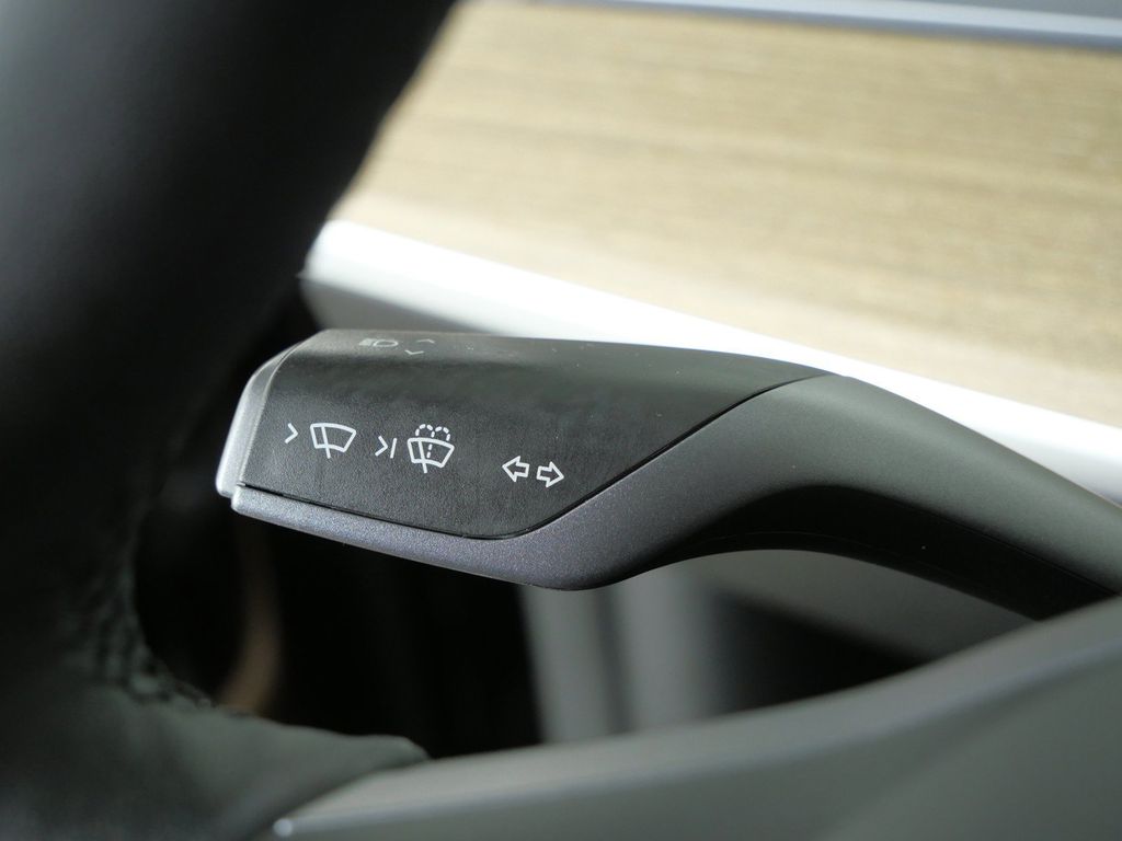 Thumbnail: 2021 Tesla Model Y - 41