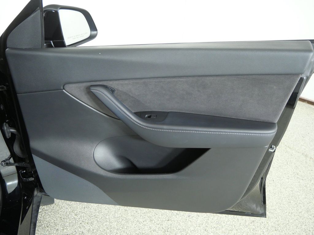 Thumbnail: 2021 Tesla Model Y - 24