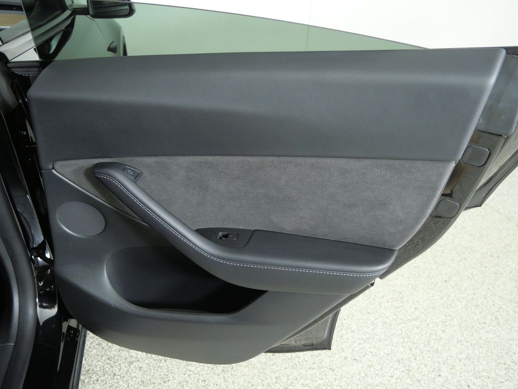 Thumbnail: 2021 Tesla Model Y - 27