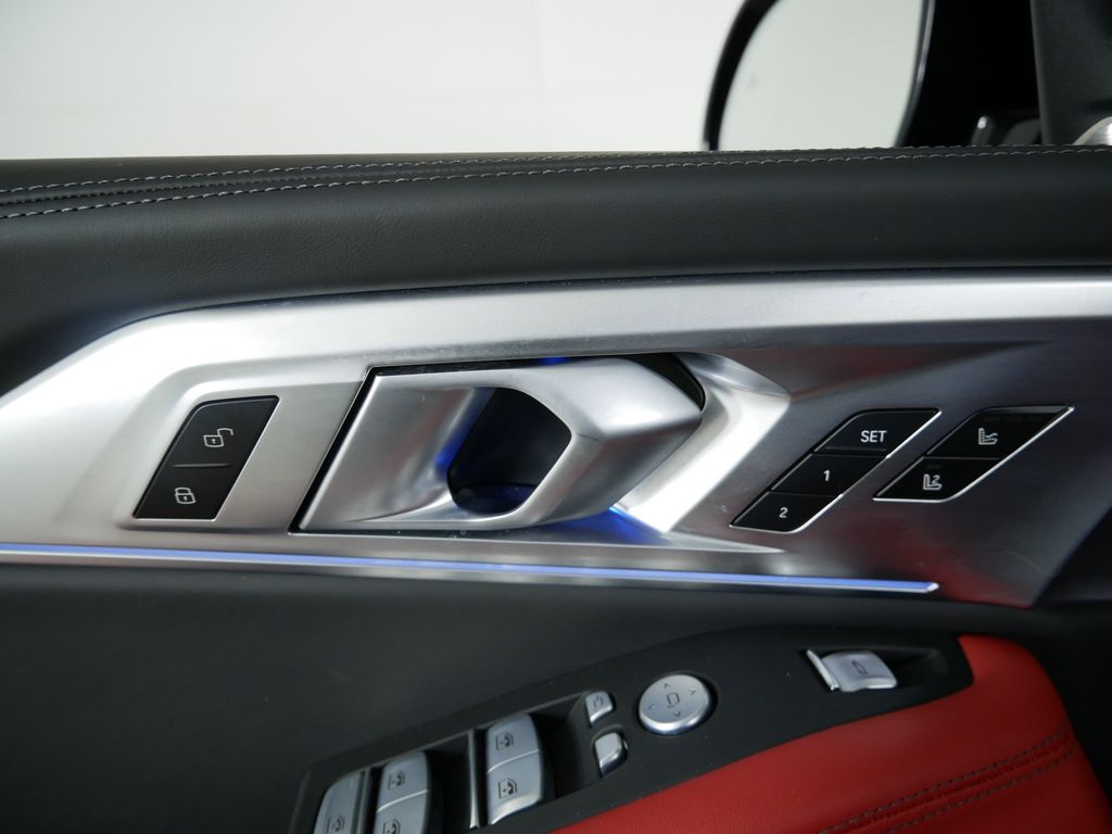 2023 BMW XM  37