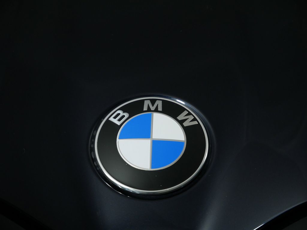 2023 BMW XM  24