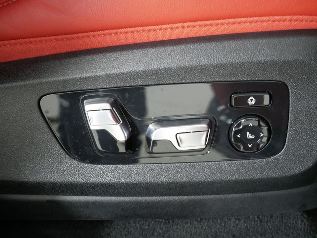 2023 BMW XM  29