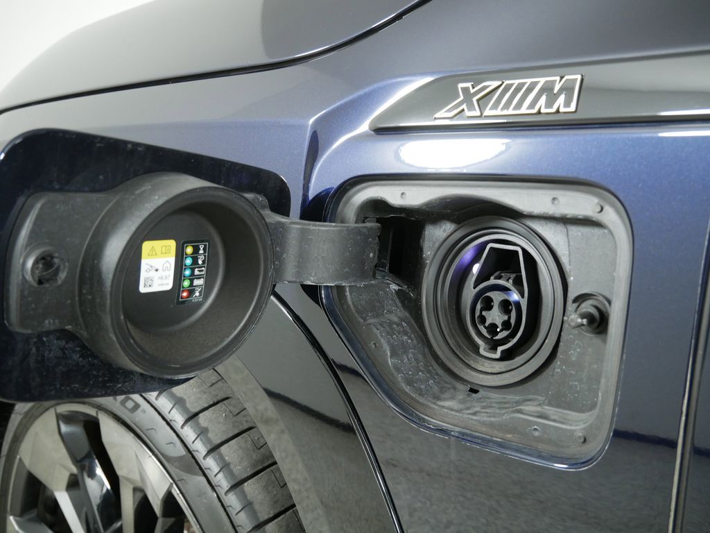 2023 BMW XM  22