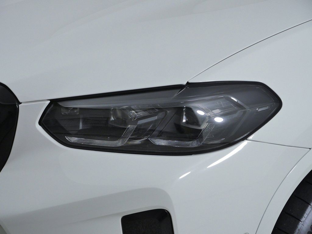 Thumbnail: 2024 BMW X4 - 16