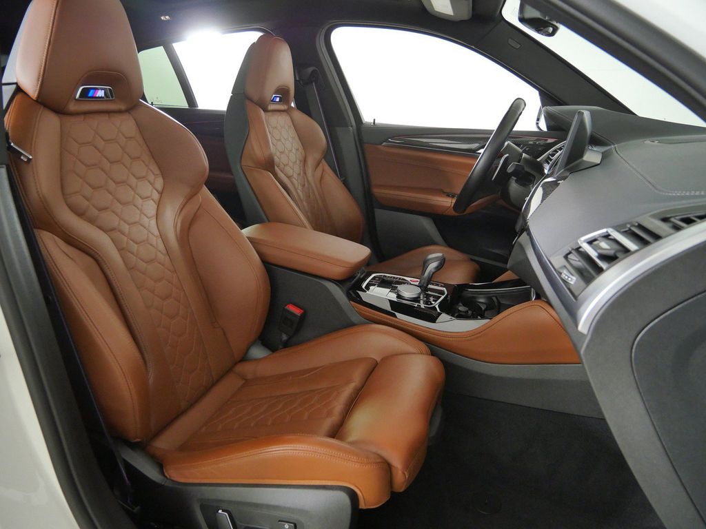 Thumbnail: 2024 BMW X4 - 9