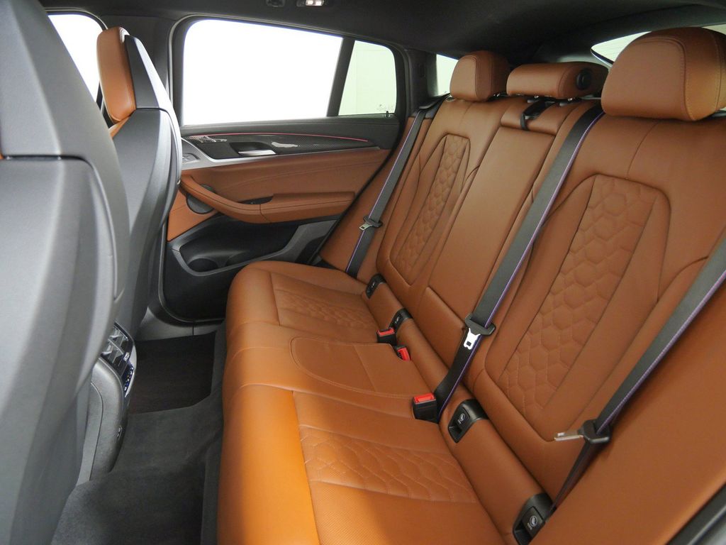 Thumbnail: 2024 BMW X4 - 36