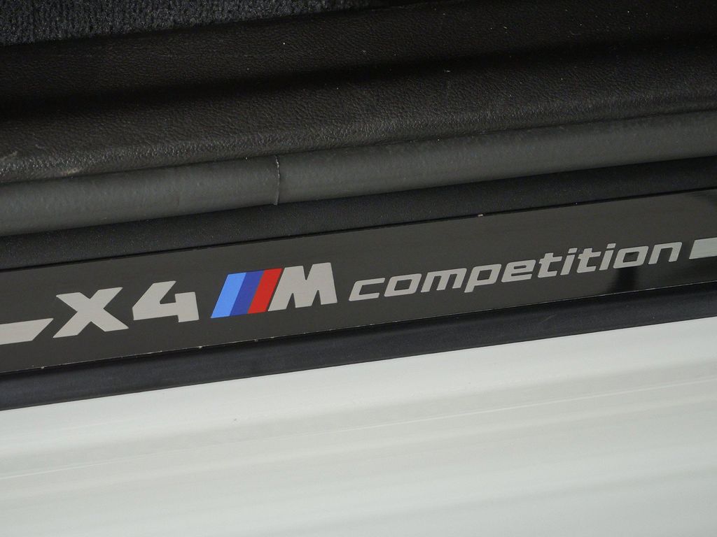 Thumbnail: 2024 BMW X4 - 30