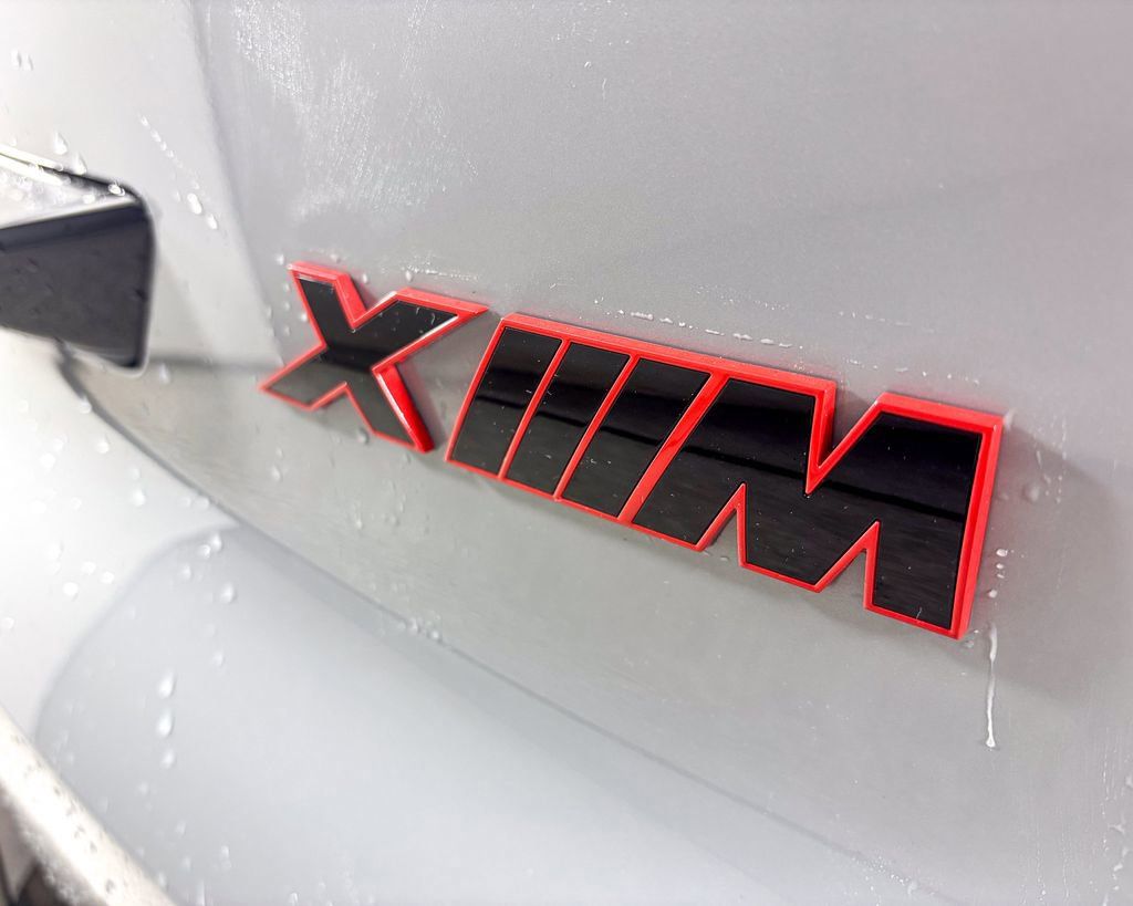 Thumbnail: 2025 BMW XM - 23