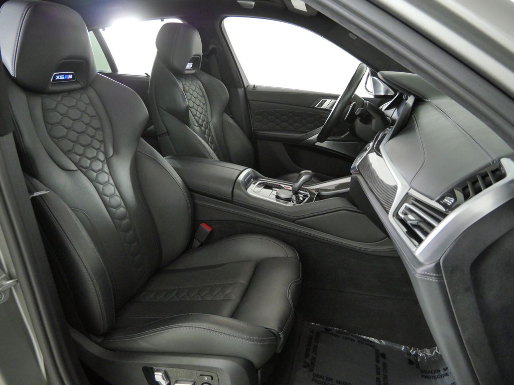 Thumbnail: 2021 BMW X6 - 9